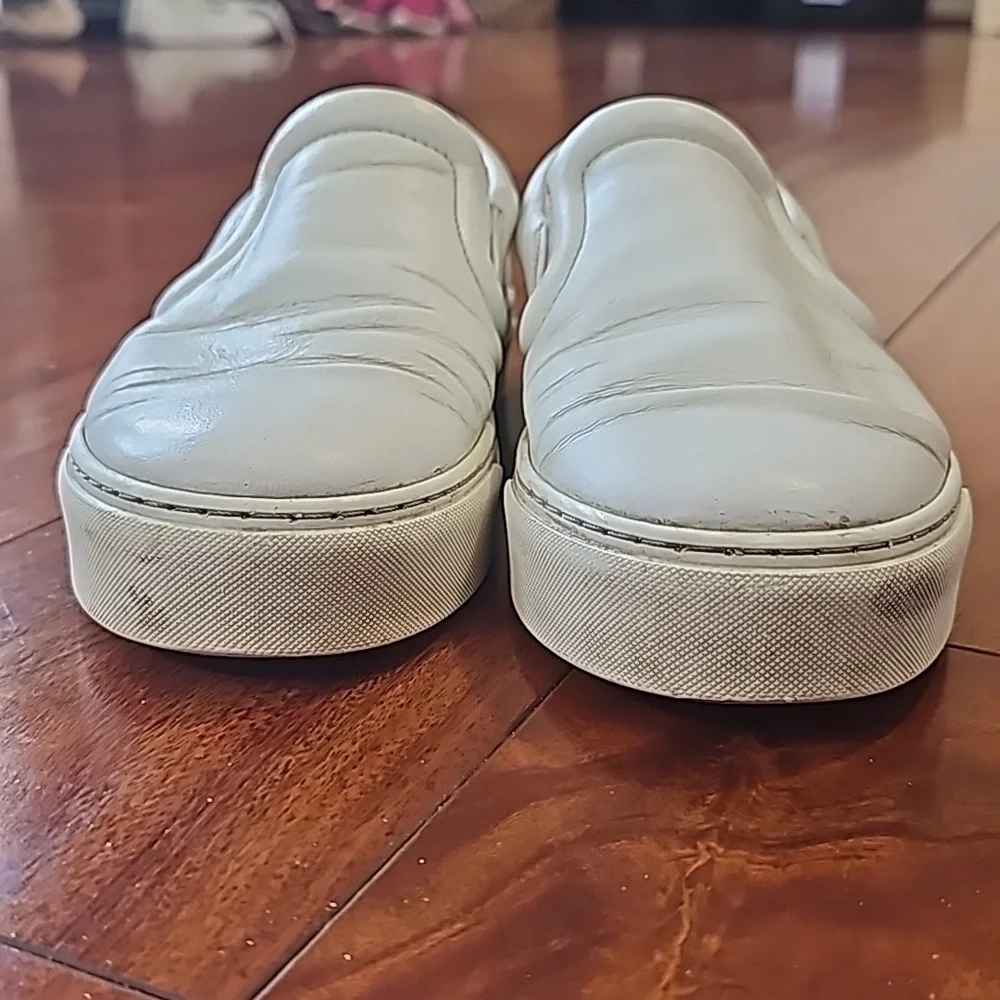 Burberry Women's White Leather Slip On Sz 37 1/2 or Size 7 - Picture 5 of 13